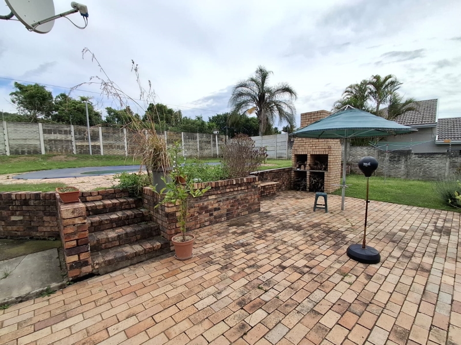 4 Bedroom Property for Sale in Nahoon Valley Park Eastern Cape